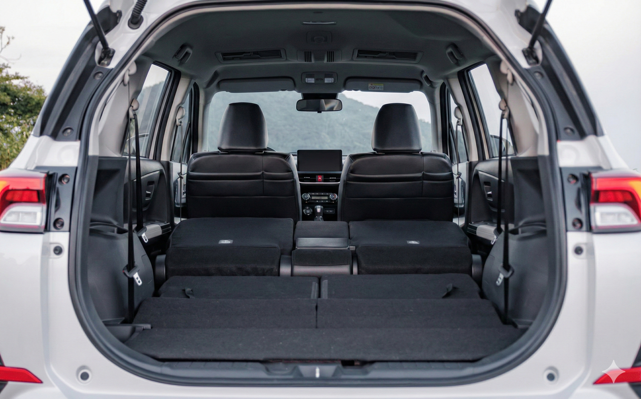 Nội thất Toyota Veloz - Không gian rộng rãi